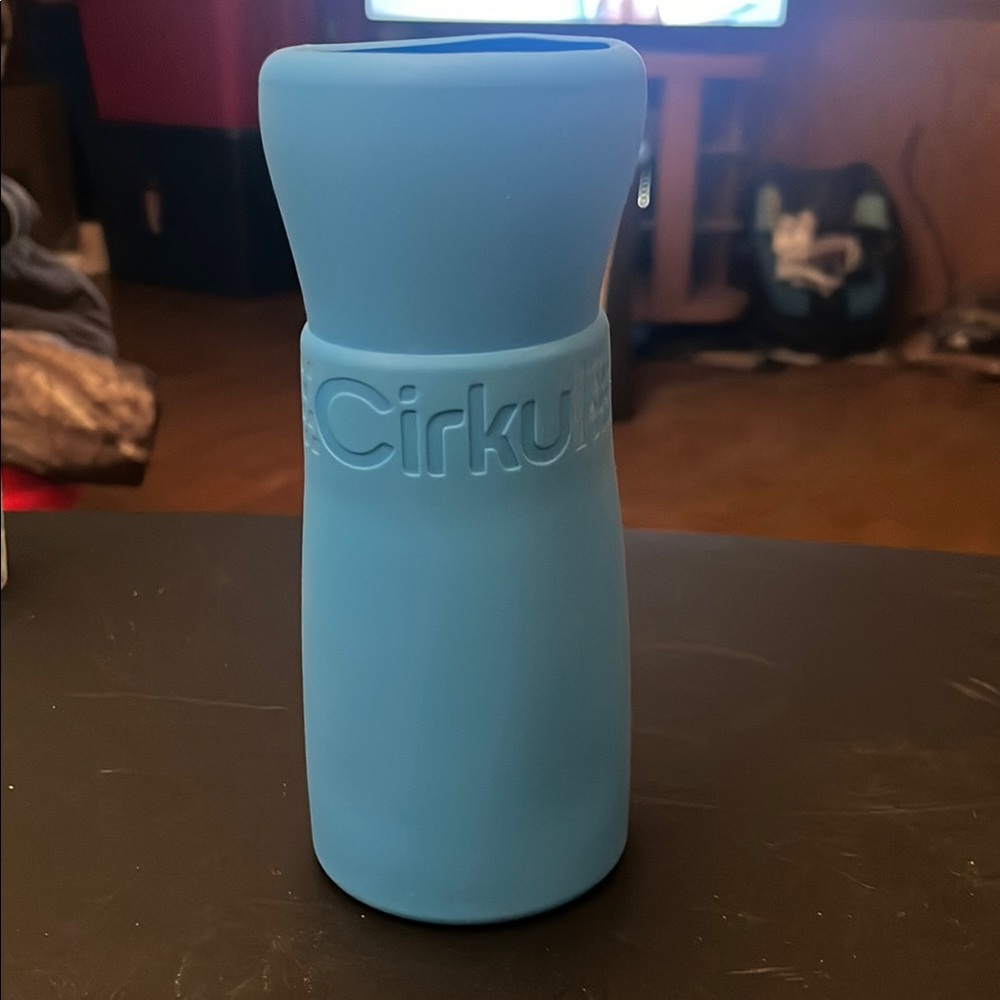 Cirkul Blue Rubber Shock Sleeve - Fits The 22oz Stainless Steel Bottles